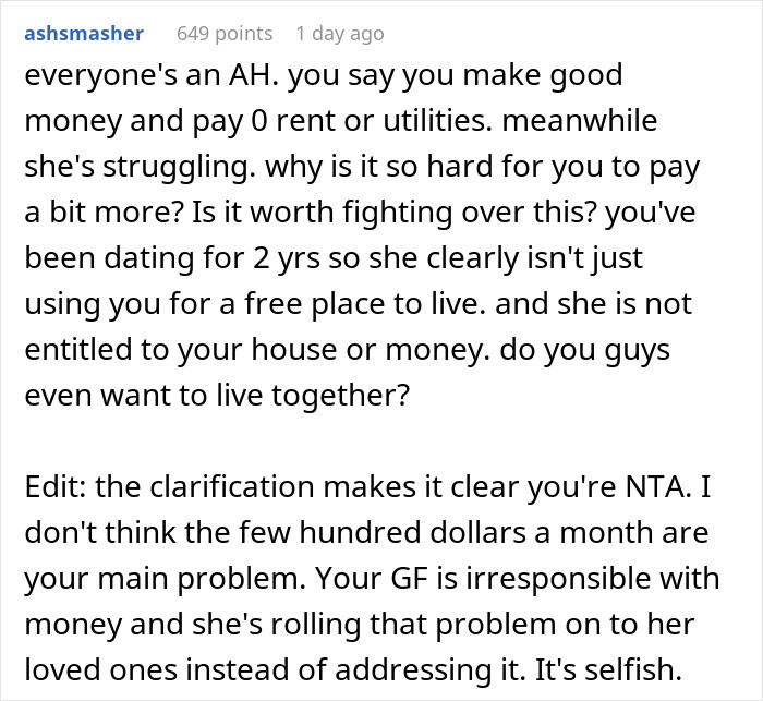 Screenshot of a forum post discussing a woman furious at her boyfriend refusing to split living costs 50/50. Screenshot of a forum post discussing a woman furious at her boyfriend refusing to split living costs 50/50.