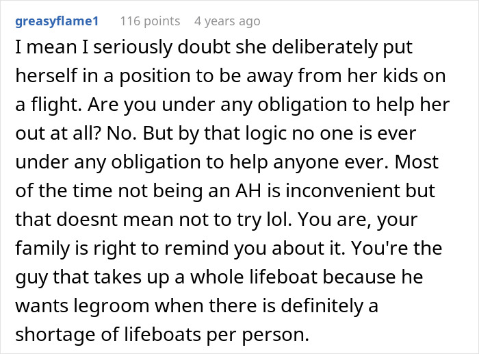 Text from Reddit comment discussing airplane seat switch and ignoring children during flight conflict.