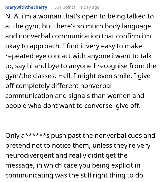 Woman telling gym guy she&rsquo;s not here to make friends as he keeps trying to fist bump her despite clear signals.