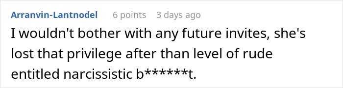 Comment on forum discussing groom&rsquo;s mom showing up in wedding dress, causing disruption on the couple&rsquo;s big day.