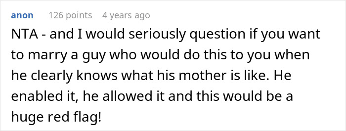 Text comment on a forum discussing doubts about marrying a man whose mother ruined the wedding dress by demanding to try it on.