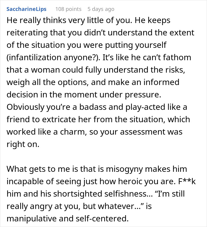 Guy confronts two men trying to kidnap drunk girl in heated moment captured on video Guy confronts two men trying to kidnap drunk girl in heated moment captured on video