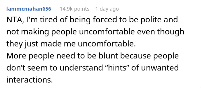 Text comment about woman telling gym guy she&rsquo;s not there to make friends while he tries to fist bump her despite her clear hints.