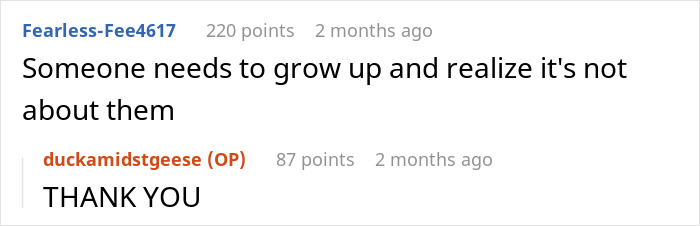 Reddit exchange showing drama after ex sends immature text, with users calling them a narcissist in the conversation.