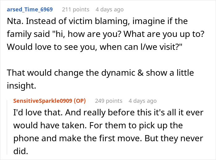 Reddit conversation about family favoring matching triplets while ignoring and calling the other sibling silly.