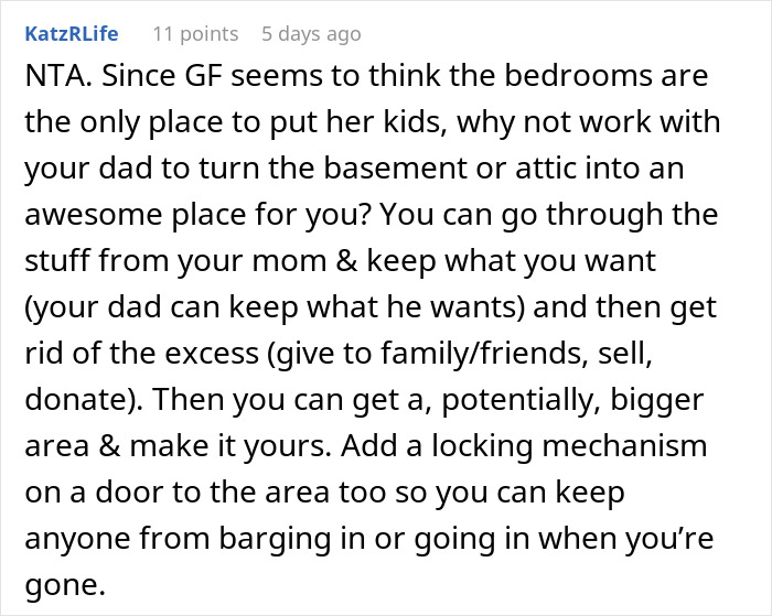 Text comment discussing a 22-year-old confronting dad about his girlfriend trying to make her live with a 10-year-old child.