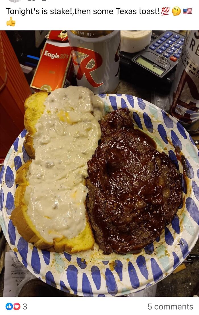 Plate with steak and Texas toast covered in thick white gravy, an example of gross foods that might lose your appetite.