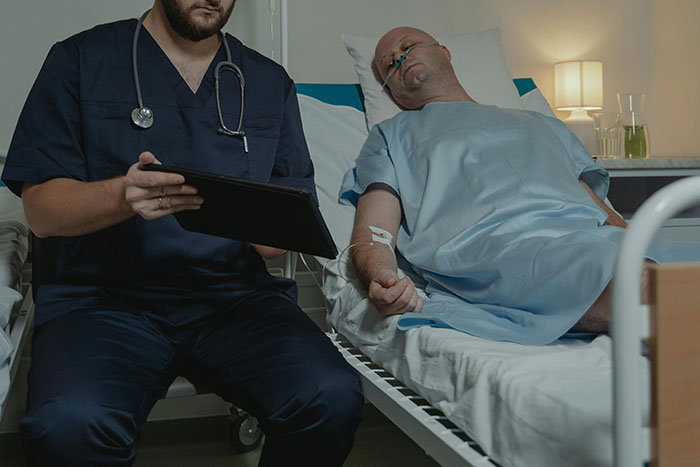 “They Put Duct Tape On Blistered Skin”: 50 Times Doctors Saved Patients From Their DIY Treatments