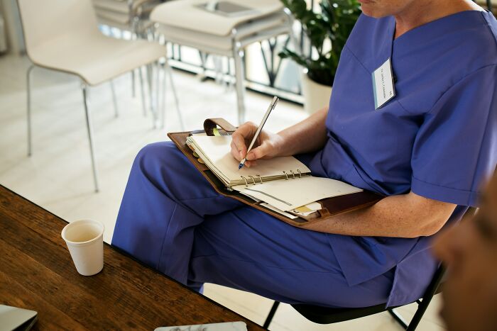 Therapists Reveal The Stories That Quietly Broke Their “No Judgment” Rule