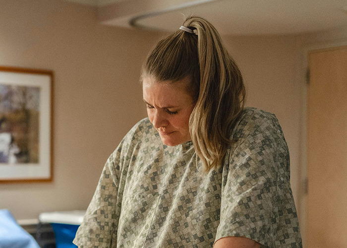 "Her Skin Was Everywhere": 40 People Share The Most Bizarre Medical Cases They Witnessed