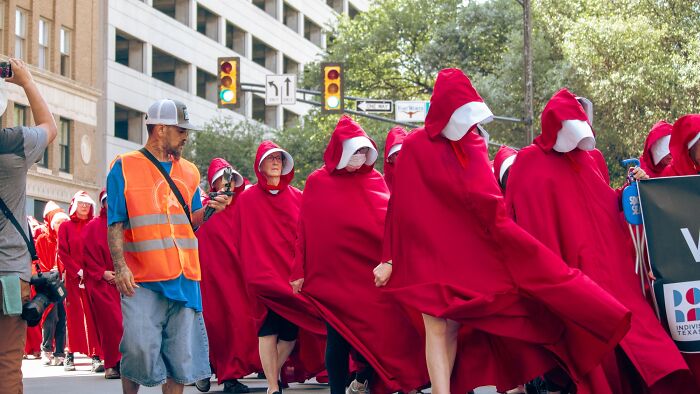 I Documented A ‘Handmaid’ Protest In Texas I Documented A ‘Handmaid’ Protest In Texas
