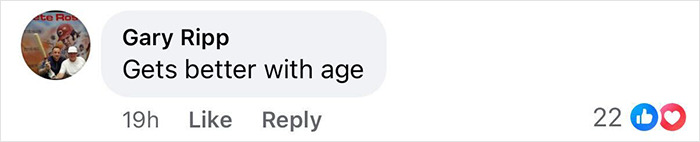 Screenshot of a social media comment with text saying Gets better with age, related to Heidi Klum's response to Sof&iacute;a Vergara's bikini snap.