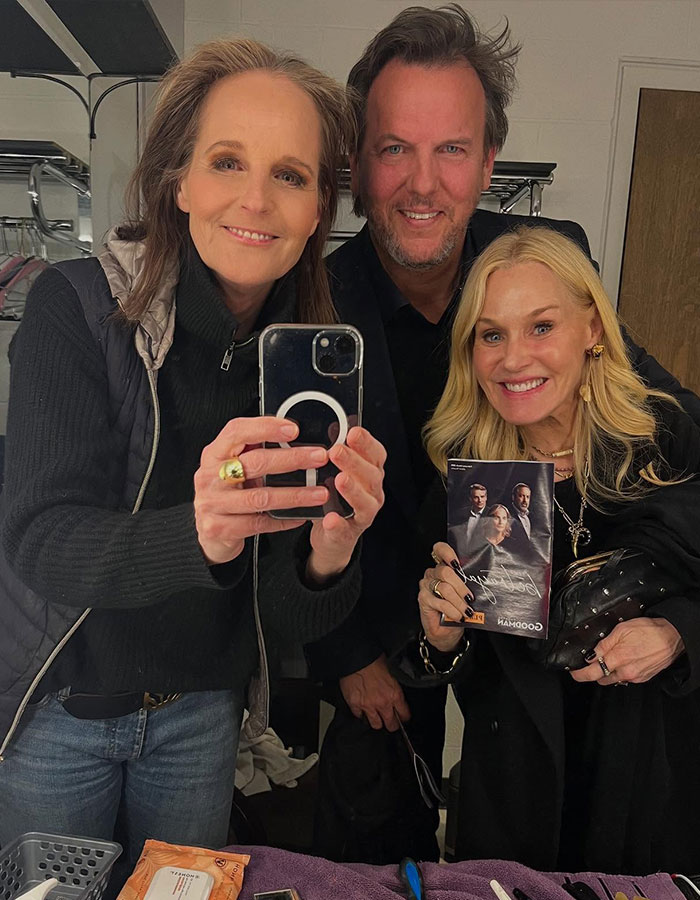 Helen Hunt, 61, with friends taking a selfie, embracing beauty standards by rejecting diets and surgery. Helen Hunt, 61, with friends taking a selfie, embracing beauty standards by rejecting diets and surgery.