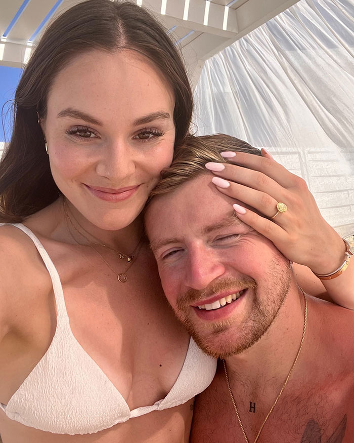 Gordon Ramsay&rsquo;s daughter in white bikini smiling with fianc&eacute;, posing during Miami trip ahead of wedding to Olympic swimmer.