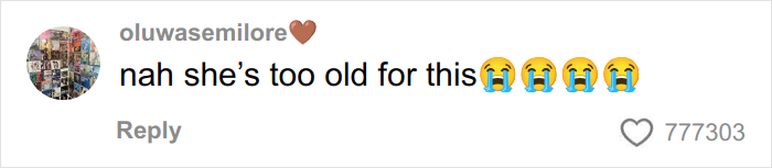 “My Worst Nightmare”: Stranded Passengers Get A Free Concert They Never Asked For “My Worst Nightmare”: Stranded Passengers Get A Free Concert They Never Asked For