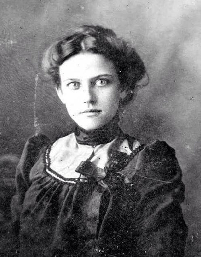 Victorian times portrait of a woman in vintage dress, capturing a strange moment from the era that fascinates today.