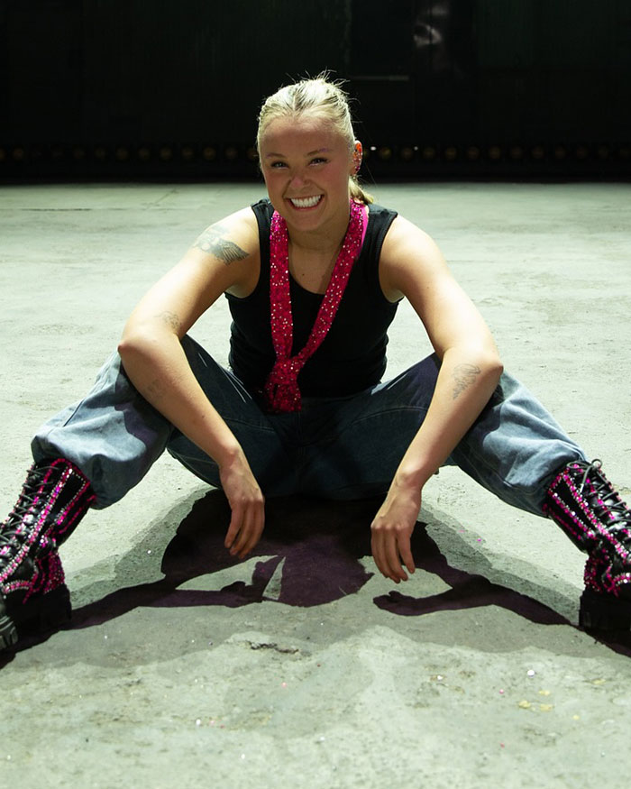 "Someone Help This Child": JoJo Siwa Says She Was Pressured To Call Herself A Lesbian