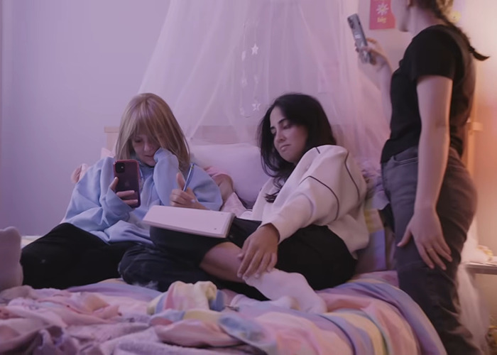 'Modern Family' Star Ariel Winter Pretends To Be A 12-Year-Old To Catch Child Predator 'Modern Family' Star Ariel Winter Pretends To Be A 12-Year-Old To Catch Child Predator