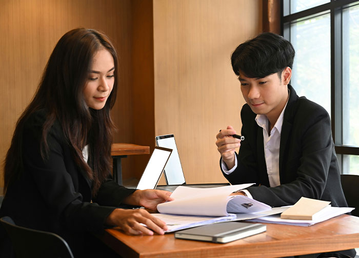 31 Hilariously Wrong Legal Takes That Had Actual Lawyers Cry-Laughing