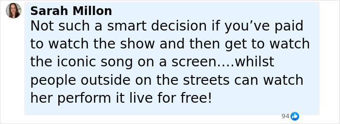 Alt text: Fan criticizes Rachel Zegler performance on screens despite paying $500 for live show, sparking outrage among audience.