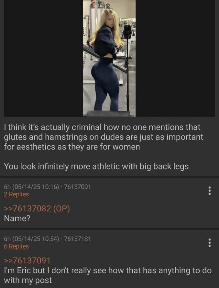 Person taking a gym selfie highlighting glutes and hamstrings, discussing athletic aesthetics in an online thread.