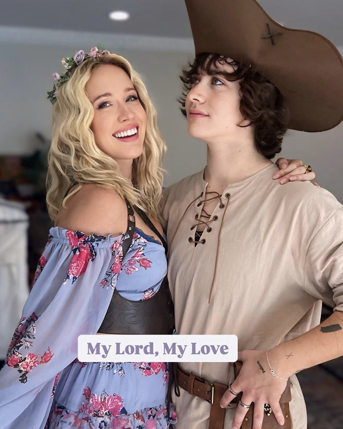 Pitch Perfect star with girlfriend posing happily, highlighting their 18-year age gap amid public backlash discussion.