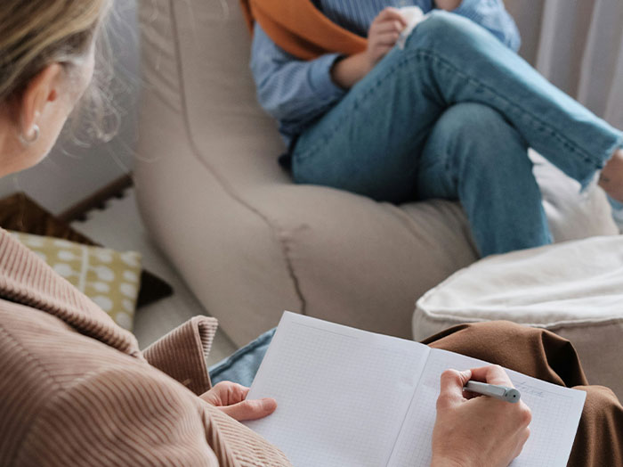 Someone Asks Psychologists To Share Their Scariest Encounters, And Here Are 44 Patient Stories