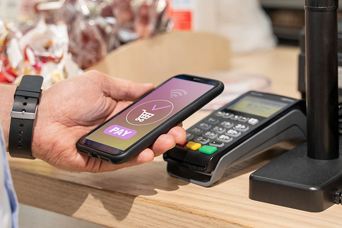 45 Real-Life Scenes That Prove Rich People Live In A Sitcom We’re Not A Part Of