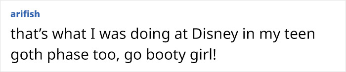 Bryce Dallas Howard discussing her childhood experiences and challenges as Ron Howard&rsquo;s nepo baby in an interview setting.