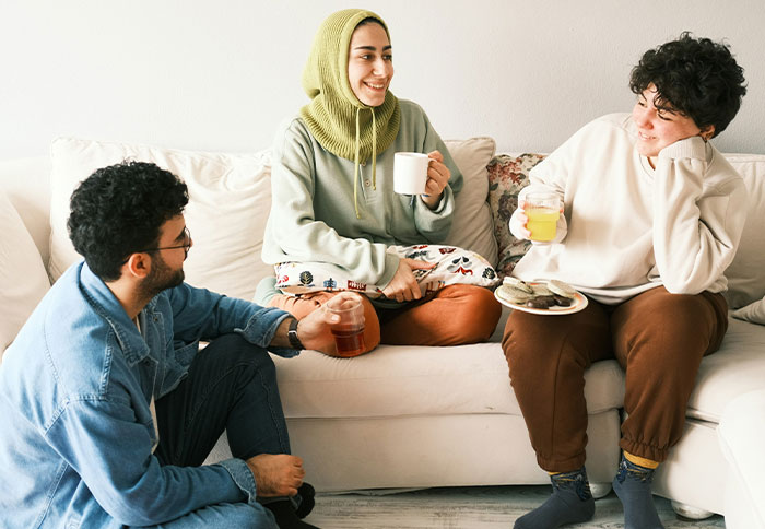 Man Gets Locked Out From Woman’s Bathroom And Gets Upset Despite Not Even Living There Man Gets Locked Out From Woman’s Bathroom And Gets Upset Despite Not Even Living There
