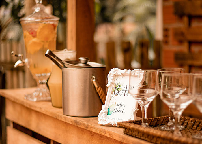 Husband In The Dark About &lsquo;Speakeasy&rsquo; At Dry Wedding, Bride Blamed: &ldquo;I Would Be Livid&rdquo;