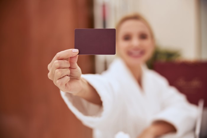 “My Husband Hates This Hack”: 40 Golden Travel Hacks People Don’t Gatekeep