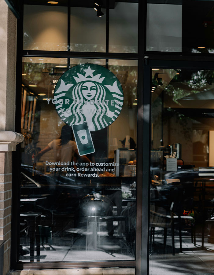 Starbucks Barista Shuts Down Customer&rsquo;s 5-Cent "Hack" For Free Drink In Viral Video