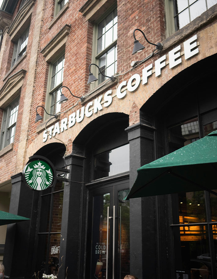 Starbucks Barista Shuts Down Customer&rsquo;s 5-Cent "Hack" For Free Drink In Viral Video