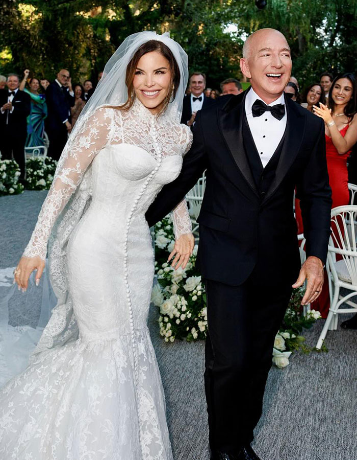 "Ordered Their Invites From Temu": Lauren S&aacute;nchez And Jeff Bezos Brutally Trolled By Tech Giant