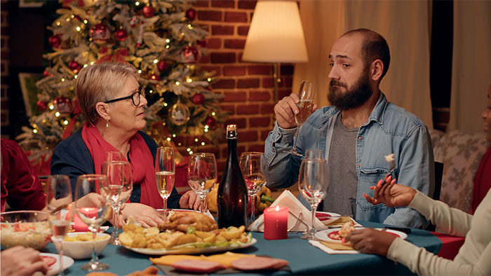 “He Doesn’t Talk To His Cat”: 50 Women Share The Exact Second Their Attraction Died