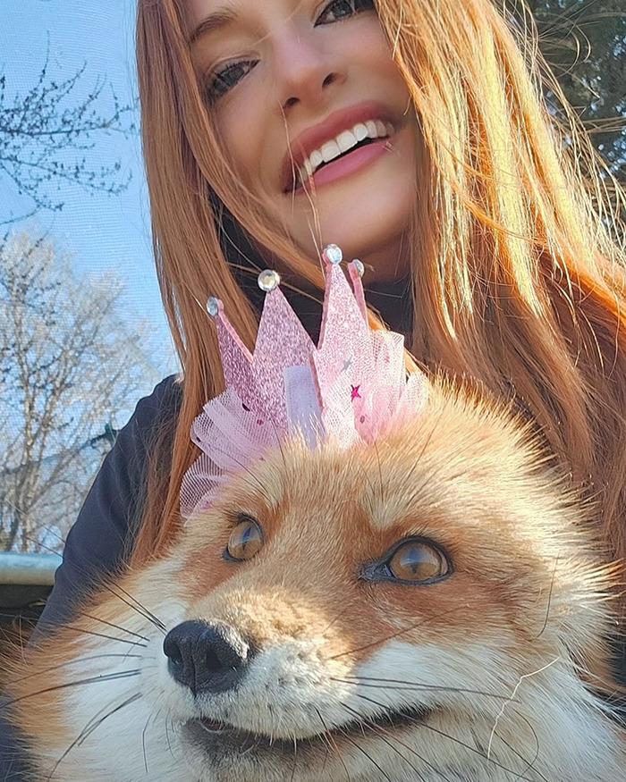 Woman Who Spent Years Rescuing Exotic Animals Takes Her Own Life At 29 After Being Bullied Online Woman Who Spent Years Rescuing Exotic Animals Takes Her Own Life At 29 After Being Bullied Online