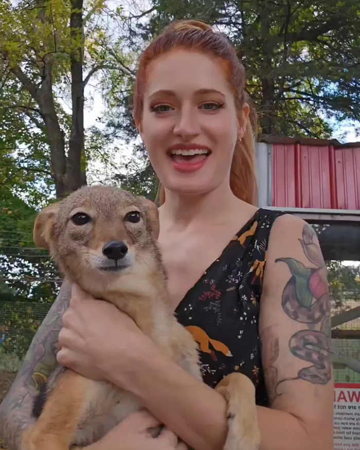 Woman Who Spent Years Rescuing Exotic Animals Takes Her Own Life At 29 After Being Bullied Online Woman Who Spent Years Rescuing Exotic Animals Takes Her Own Life At 29 After Being Bullied Online