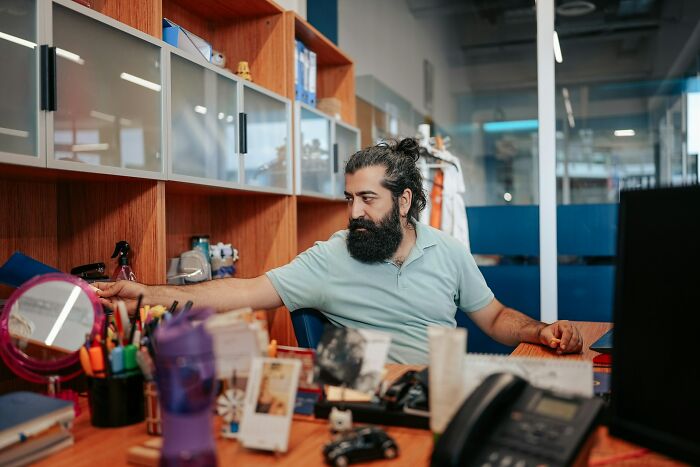 People Might Not Realize That These 40 Of Their Behaviors Scream That They’re Insecure