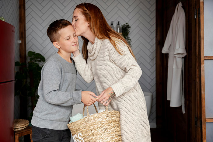 Shop Owner Says "If You Don’t Like It, Tell The News", So This Mom Did Exactly That Shop Owner Says "If You Don’t Like It, Tell The News", So This Mom Did Exactly That