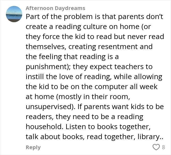 ALT text: Concerned US teachers discuss the growing literacy crisis and the need to improve reading culture at home and in schools.