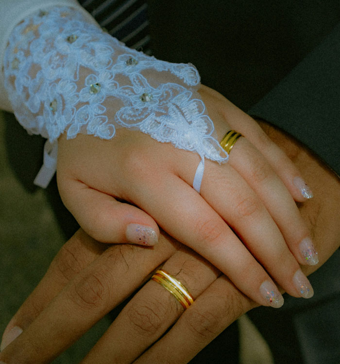 "I Cried All The Time": Women Get Honest About Choosing To Marry For Money Instead Of Love
