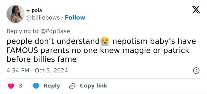 Tweet discussing Billie Eilish fans buzzing over nepotism baby status and revealing her famous parents Patrick and Maggie.