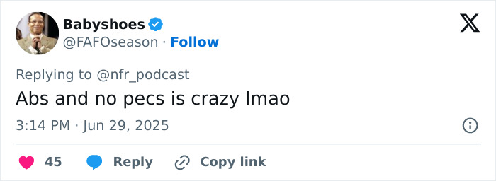 Screenshot of a tweet mocking a shirtless man&rsquo;s abs, questioning if his six-pack is fake or surgically enhanced.