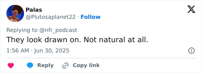 Twitter reply criticizing a shirtless photo, suggesting the six-pack abs look drawn on and not natural.