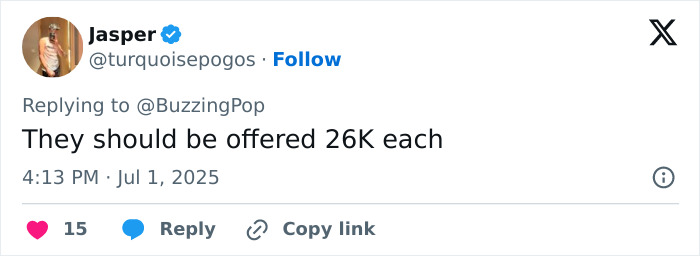 Passenger tweet reacting to sudden 26,000 feet plunge on Japan Airlines flight during mid-air emergency situation. Passenger tweet reacting to sudden 26,000 feet plunge on Japan Airlines flight during mid-air emergency situation.