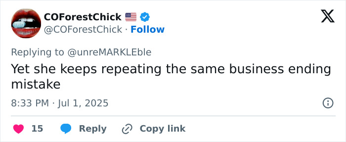 Screenshot of a tweet commenting on Meghan Markle forced to issue refunds due to website glitch frustrating shoppers.