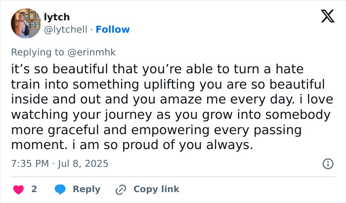 Positive tweet praising a plus-size model for clapping back at fatphobic critics with grace and empowerment.