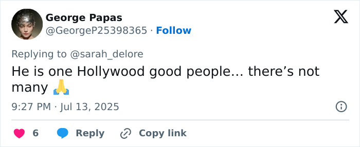 Tweet praising Matthew McConaughey as a gentleman for his gesture to British royalty at the Wimbledon final.