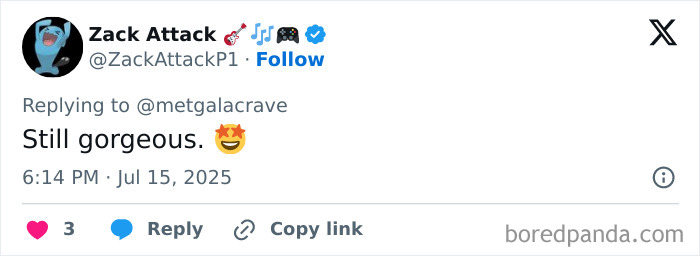 Tweet from user Zack Attack praising Jennifer Love Hewitt as fans defend her against body shaming after premiere event.